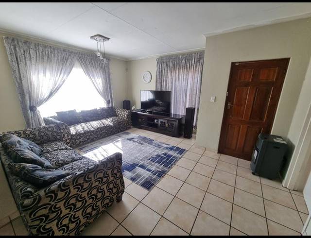 3 BEDROOM CLUSTER FOR SALE IN ELANDSHAVEN
